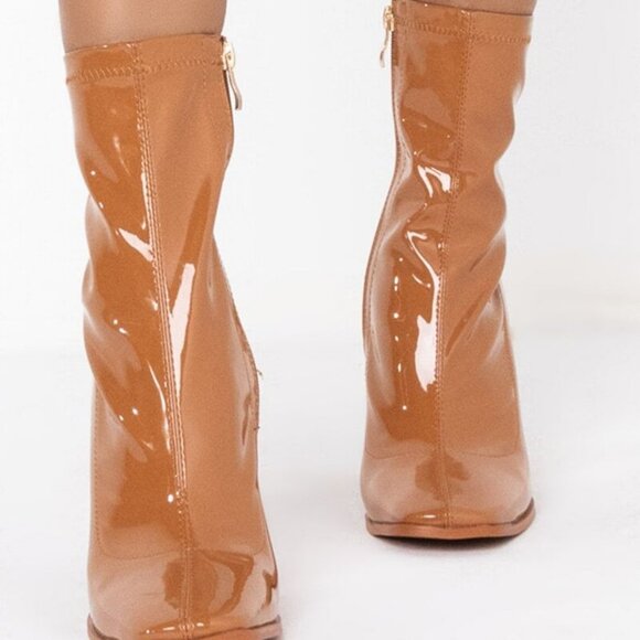 AZALEA WANG DO YOUR THANG CHUNKY HEEL BOOTIE IN CARAMEL - Picture 4 of 7